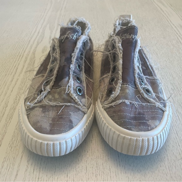 Blowfish Gray Watercolor Play Slip-Ons 6.5 - Picture 2 of 5